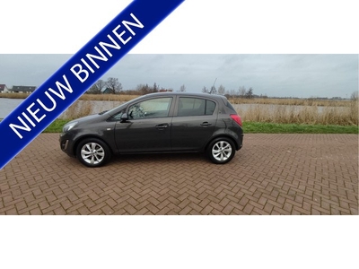 Opel Corsa 1.3 CDTi Edition 5Drs Navi Airco Slechts 145 dkm