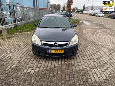 Opel Vectra 1.8-16V Business