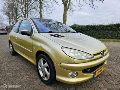 Peugeot 206 1.6-16V Griffe Airco