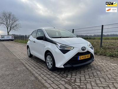 Toyota Aygo 1.0 VVT-i x -Fun, Navigatie, Apple Car-Play, Airco, Bluetooth, 1e eigenaar en Dealeronderhouden