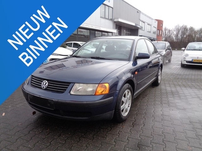 Volkswagen Passat 1.8-5V Turbo Comfortline NIEUWE APK