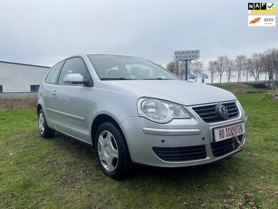 Volkswagen Polo 1.4-16V Turijn Automaat