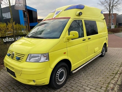 Volkswagen Transporter 2.5 TDI AMBULANCE (bj 2008)