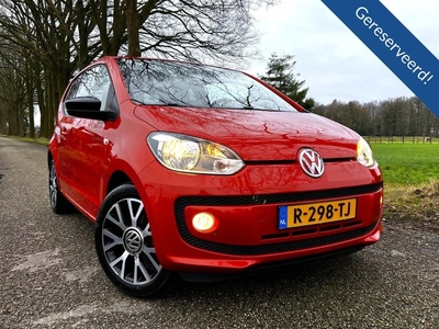 Volkswagen up! 1.0 Groove Up! BlueMotion - NAVI - PDC -