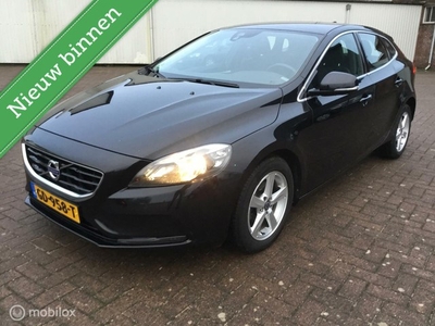 Volvo V40 1.6 D2 Momentum APK '25 Dealer onderhouden