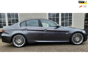 BIJZONDER MOOIE BMW 325i ATM. M PAKKET 19 INCH M3 UITLATEN