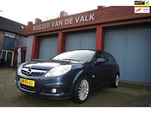 Opel Signum 2.2-16V Executive