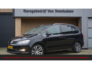 Volkswagen Sharan 2.0 TSI 221pk DSG 7-Zits Highline Executive Pano.Dak Leder 18inch LM Elek.Trekhaak Geïntegreerde kinderzits *Complete Sharan*