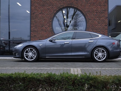 Tesla Model S 85 Base Autopilot, Panoramadak, Luchtvering