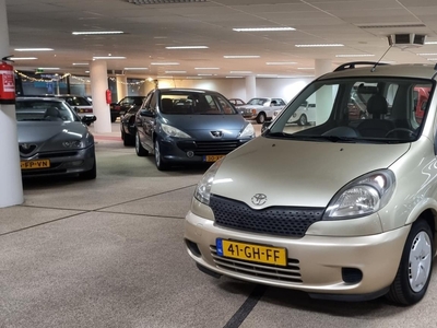 TOYOTA YARIS VERSO 1.3-16V VVT-i Luna nieuwe apk.