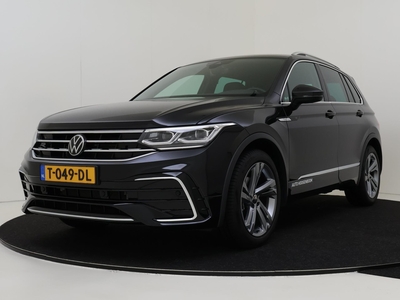 VOLKSWAGEN TIGUAN 1.5 TSI R-Line Business | Elektrische achterklep | 3-zone airco | LED Matrix verlichting | Keyless | Parkeersensoren | Digital cockpit Pro | Adaptieve cruise control |