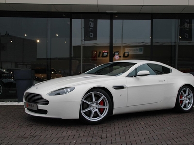 Aston Martin V8 Vantage | 385pk | Handgeschakeld | Youngtimer | BTW-auto |