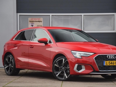 Audi A3 Sportback 35 TFSI Business edition / Digitaal Dashboard / Sportstoelen / Parkeersensoren voor + achter /