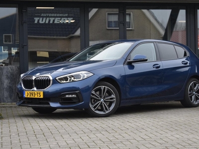 BMW 1-serie 118i Executive | SFEERVERLICHTING | APPLE CARPLAY | ANDROID AUTO | LED | SPORTSTOELEN | NAVIGATIE | CRUISE CONTROLE |