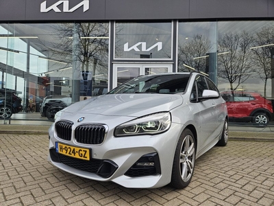 BMW 2 Serie Active Tourer 218i High Executive M-Sport ECC-Airco Navi+BT Leder+Stoelverw. Pano-dak 18'LMV Cr.Control Afn. Trekhaak