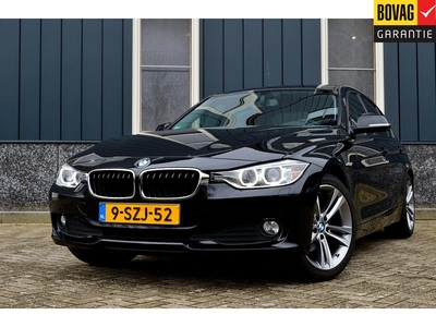 BMW 3-serie 320i EfficientDynamics Edition Upgrade Edition Rijklaarprijs-Garantie Leder Xenon Navigatie 18 inch Airco 1e Eigenaar