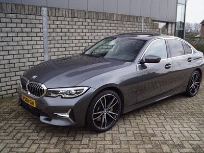 BMW 3-serie 330i High Executive Autom Schkdak Leder Sportst Stoelverw Adaptieve Cruise Navi Clima LED Kopl 2x PDC LMV ENZ.