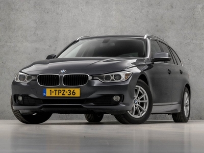 BMW 3 Serie Touring 316i Executive Sport Automaat (GROOT NAVI, 4 CILINDER, GETINT GLAS, XENON, SPORTSTOELEN, PARKEERSENSOREN, XENON, CRUISE CONTROL, CLIMATE CONTROL, BEDIENING STUURWIEL, NIEUWE APK, NIEUWSTAAT)