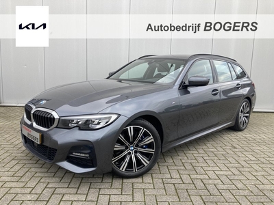 BMW 3 Serie Touring 330i High Executive M-Sport, Lederen bekleding, Navigatie