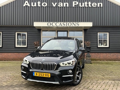 BMW X1 SDrive20i High Executive / Panodak / Navi / Leer / Head-up / Camera