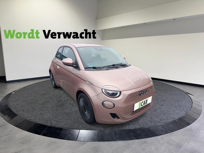 Fiat 500 Icon 42 kWh Winter pack | Voorstoelen verwarmd | Cruise control | Lederen stuurwiel