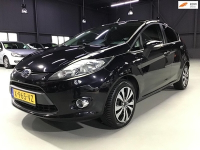 Ford FIESTA 1.25 I Navi I Airco I Stoelverw I New Apk + Distributie + Kleine Beurt I Isofix I Park. Camera I 5 Drs I Nette Staat.