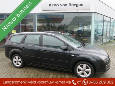 Ford Focus Wagon 1.6-16V Futura, airco, cruisecontrol, pdc, verwarmde voorstoelen, van 2e eigenaar, zeer nette auto !