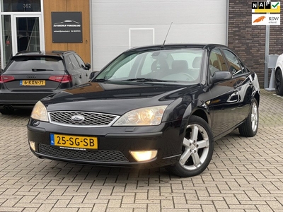 Ford Mondeo 1.8-16V Platinum