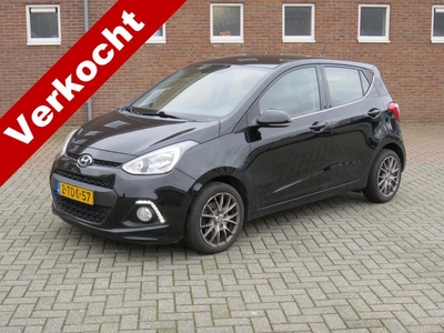 Hyundai i10 1.0i i-Motion Comfort Plus * Rijklaarprijs incl. garantie * Climate controle / Lichtmetalen velgen / Mistlampen