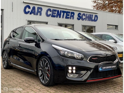 KIA CEE D 1.6 GT. 204 PK, NAVI, CAMERA, PANODAK, VOL OPTIES. 5 DRS, hatchback, bj 2015