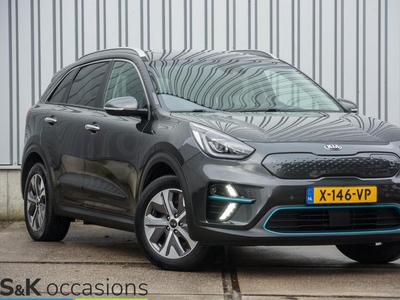 KIA E-Niro ExecutiveLine 64 kWh 3fase Warmtepomp Glazen Schuifdak Navi Stoelverwarming, terreinwagen/pick up, bj 2020