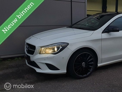 Mercedes CLA-klasse 180 Panorama/Night pakket/PDC/LED