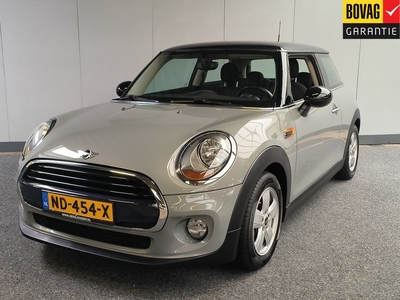 MINI Mini 1.5 Cooper Salt Business uit 2016 Rijklaar + 12 maanden Bovag-garantie Henk Jongen Auto's in Helmond, al 50 jaar service zoals 't hoort!