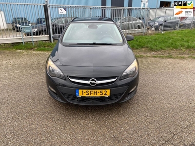 Opel Astra Sports Tourer 1.4 Turbo Business +