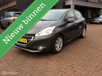 Peugeot 208 1.2 VTi Envy 5 Deurs Airco Navi Cr contr nap boekjes