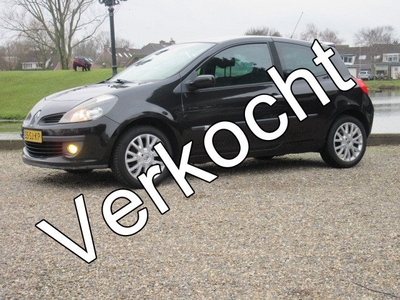 Renault Clio 1.4-16V Privilège - Airco Zaterdags geopend tot 15:00 uur !