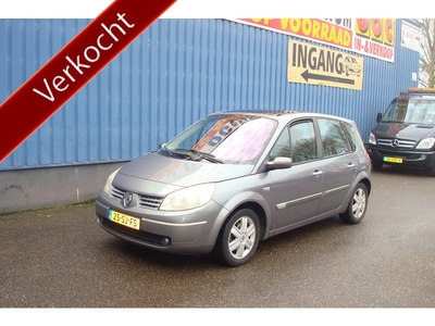 Renault Scénic 1.6-16V Privilège Luxe - Airco - 4 electrische ramen - 2x sleutels - Panoramadak - Trekhaak - LM velgen met 4 nieuwe banden - Metalic lak - Cruise control - Radio/cd speler - !! Plek op de motorkap !! - Zeer nette