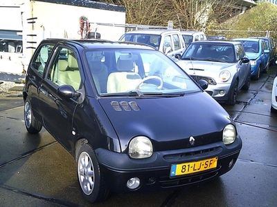 Renault Twingo 1.2-16V Initiale leer airco nap apk