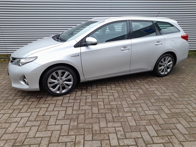 Toyota Auris Touring Sports 1.8 Hybrid Executive | Clima | Cruise | Navigatie | Stoelverwarming | Camera | 1/2 leer | RIJKLAARPRIJS INCL 12 MAANDEN GARANTIE , stationcar, bj 2014