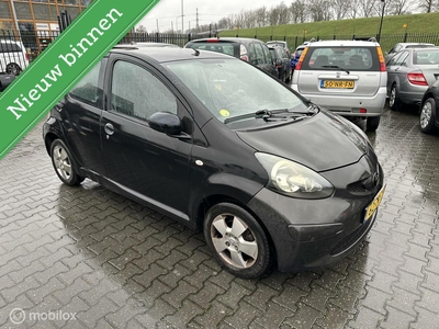 Toyota Aygo 1.0-12V + airco 5 deurs GEEN MOOIE AUTO WEL OK, hatchback, bj 2008