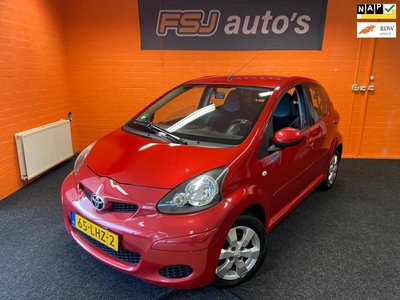 Toyota Aygo 1.0-12V Aspiration Red / Airco / 5-drs / APK 16-02-2025, hatchback, bj 2010