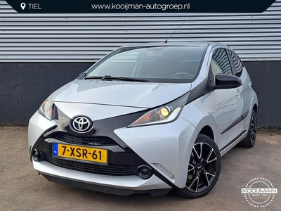 Toyota Aygo 1.0 VVT-i x-special Automaat, geleverd en onderhouden, Lichtmetalen velgen, Privacy glass, Achteruitrijcamera, Airco, Bluetooth, hatchback, bj 2014