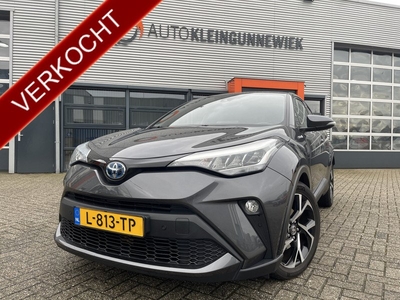 Toyota C-HR 1.8 Hybrid First Edition All-season banden / Trekhaak afn. / Apple/Android Carplay / Navi / Camera / Stoel+stuurwiel verwarming