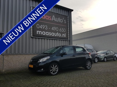 Toyota Yaris 1.3 VVT-i Dynamic 5 deurs cvt automaat navigatie / parkeer camera , hatchback, bj 2012