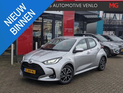 Toyota Yaris 1.5 VVT-i Dynamic **Navi by App BTWauto NLauto AllSeasonbanden**