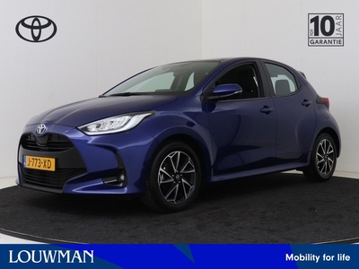 Toyota Yaris 1.5 VVT-i First Edition I Navigatie I Climate Control I Cruise Control Adaptief I Camera I 1e Eigenaar I LOUWMAN onderhouden I Keyless Entry/Start I