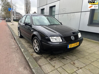 Volkswagen Bora 1.6-16V Cruise Airco NAp, sedan, bj 2003