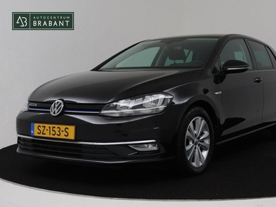 Volkswagen Golf 1.5 TSI Comfortline Business (NAVIGATIE, CAMERA, STOELVERWARMING, PARKEERSENSOREN, CARPLAY)