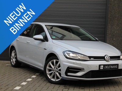 Volkswagen Golf 1.5 TSI R-Line DSG | Apple Carplay | Stoelverwarming | Parkeersensoren | Oryx White Pareleffect Metallic | Vol | nieuwstaat