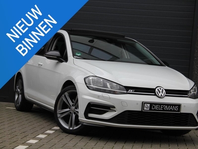 Volkswagen Golf 1.5 TSI R-Line DSG | IQ Drive | Panorama dak | Adaptive Cruise Control | Lane Assist | Stoelverwarming | Parkeersensoren | Vol! | Nieuwstaat!